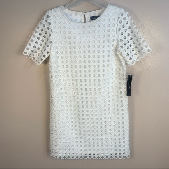 Tahari Dresses & Skirts - Tahari Circle Eyelet White Lace Shift Dress